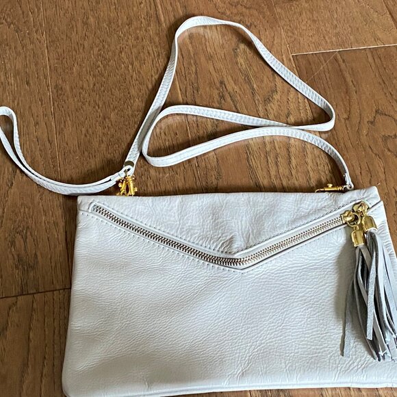 Petit sac en cuir gris pâle/taupe avec bandoulière et dragonne - Picture 2 of 5